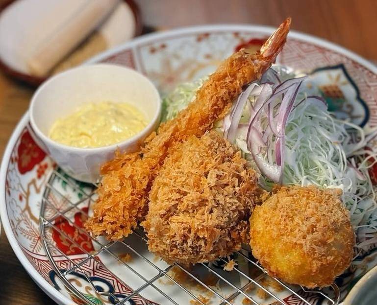 ミックスカツ定食
